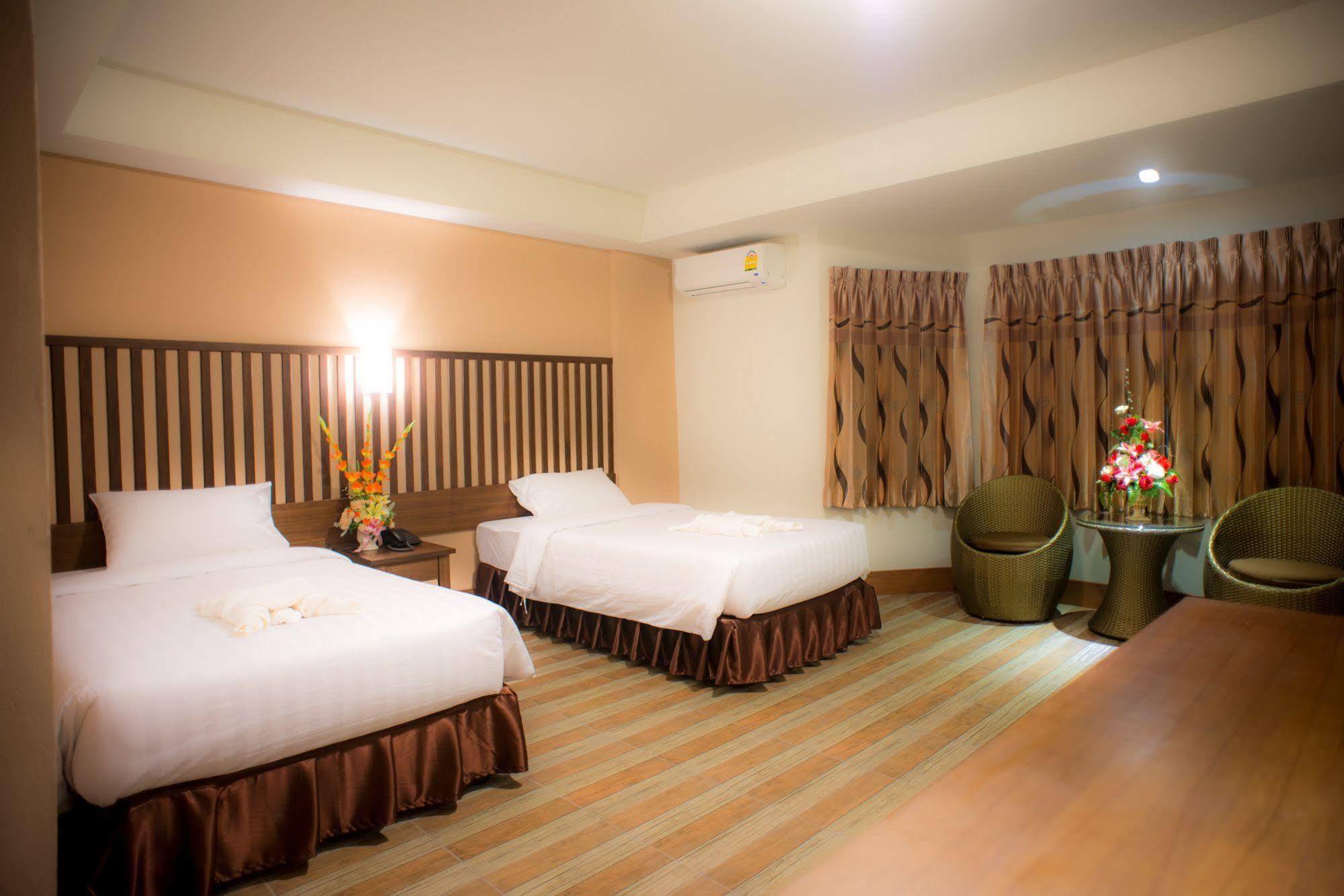 Oyo 120 Ja Siam City Near Bangkok Hospital Pattaya Ngoại thất bức ảnh